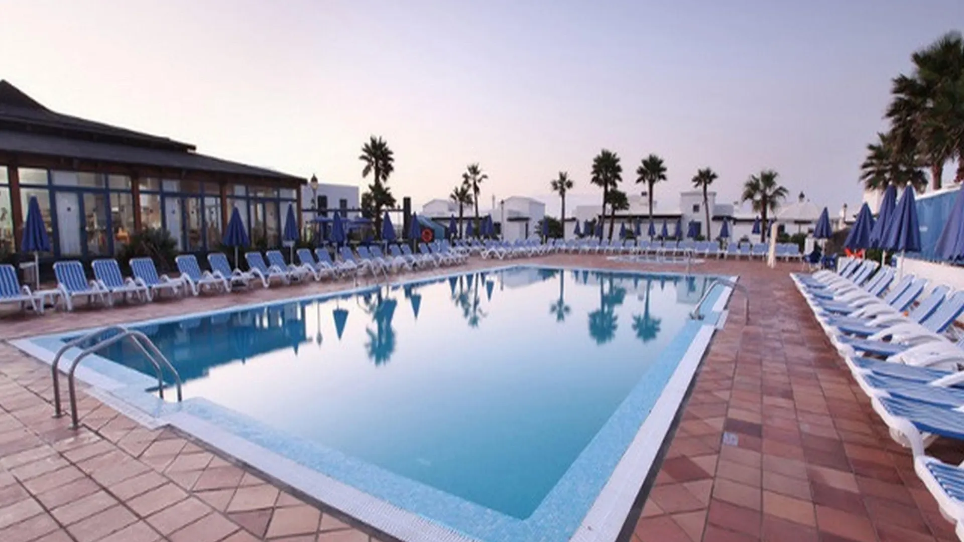 Vik Coral Beach Playa Blanca  Spanje